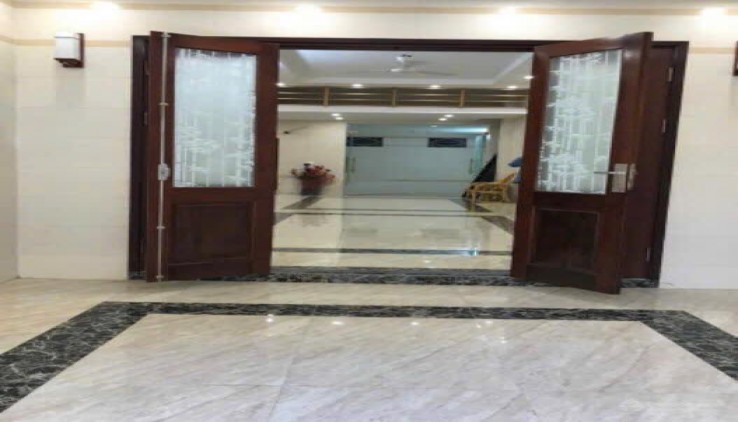 Cho thuê nhà Phố Hồng Mai, ô tô đỗ cửa, 81m2 x 3 ngủ, KD online kết hợp ở gia đình
